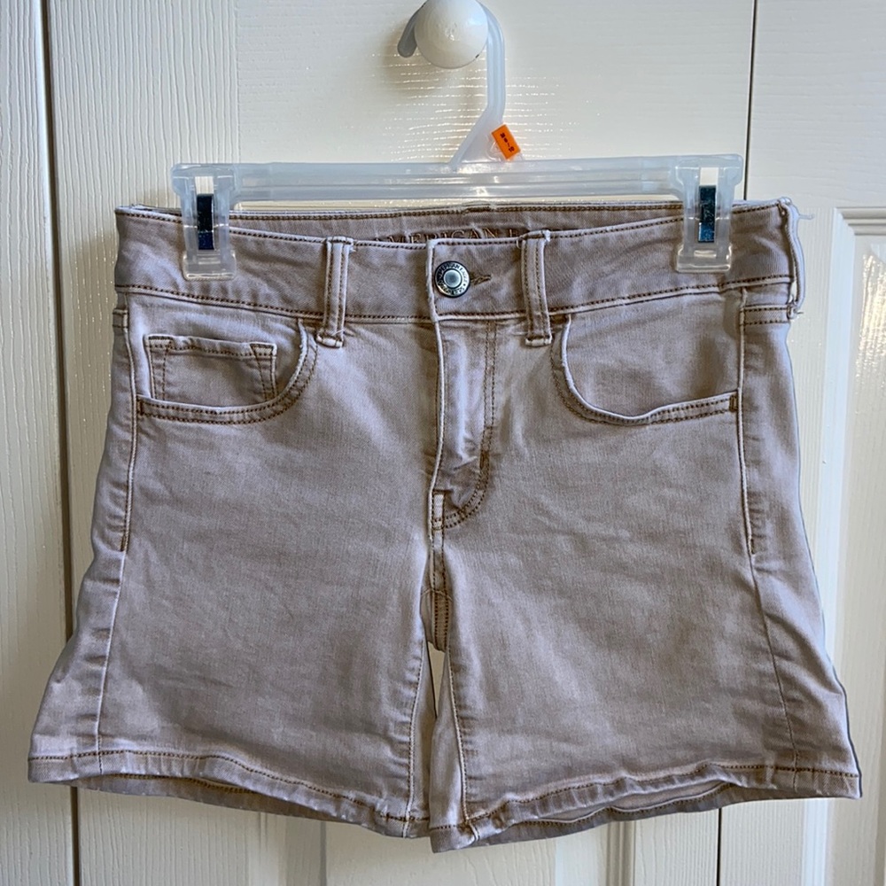 American Eagle stretchy Khaki shorts